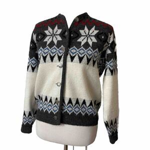 Vintage Lady Puritan Snowflake Cardigan Sweater Womens Size S/M Button Front